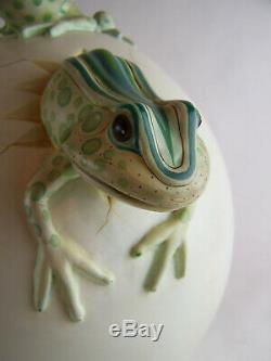 A Large Sergio Bustamante Egg Hatching Frogs Sculpture circa 1980 13in High