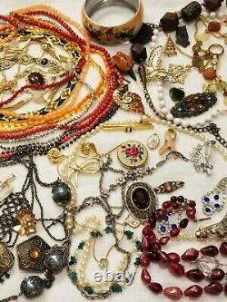 BIG High END ALL VINTAGE JEWELRY LOT LBS BROOCHES CLIP EARRINGS + SIGNED 65+