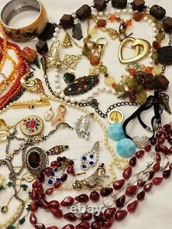 BIG High END ALL VINTAGE JEWELRY LOT LBS BROOCHES CLIP EARRINGS + SIGNED 65+