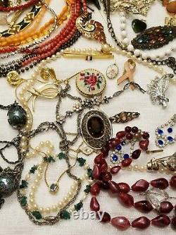 BIG High END ALL VINTAGE JEWELRY LOT LBS BROOCHES CLIP EARRINGS + SIGNED 65+