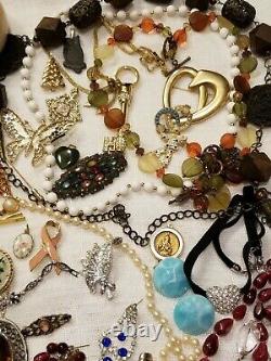 BIG High END ALL VINTAGE JEWELRY LOT LBS BROOCHES CLIP EARRINGS + SIGNED 65+