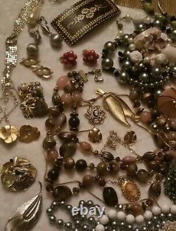 BIG LB ALL Vintage High End Jewelry Lot Some Signed Napier Crown Trifari JJ 70+P