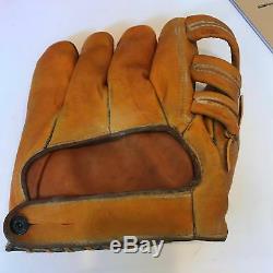 Beautiful 1940's Pee Wee Reese Signed High Grade Game Model Glove With JSA COA