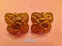 CHANEL Vintage Gold Tone Highly Detailed Clip Earrings SIGNED CHANEL