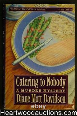 Catering to Nobody by Diane Mott Davidson (1990) signed by author- High Grade