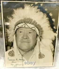 High quality vintage signed photo of Jim Thorpe Dated 1940 PSA/DNA Grade 8