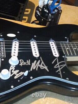 Highly Suspect Rock Band MUSICIANS Signed Black ELECTRIC GUITAR JSA CB40395