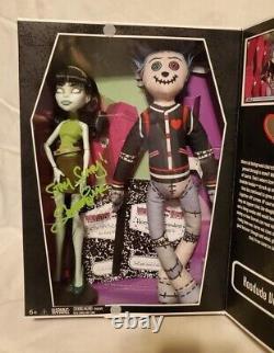 Monster High 2011 SDCC Scarah Screams & Hoodude Voodoo Complete Autographed 2x's