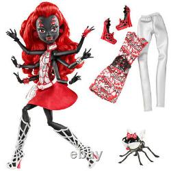 Monster High Sdcc 2013 Webarella Plus Power Ghoul Dolls And Signed Print