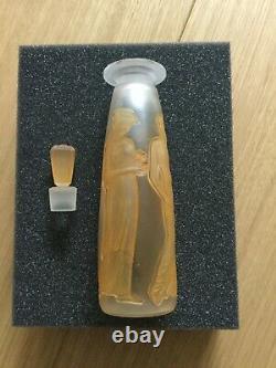 R. Lalique Rare Bottle Ambre Antique, Good Condition, Sign, Circa 1911.15 CM High
