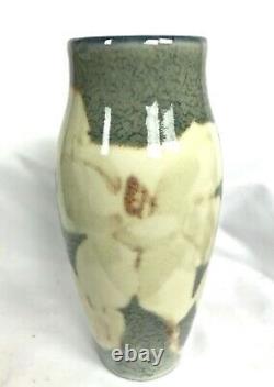 ROOKWOOD 8 1/2 MAGNOLIA BLOSSOM #30 F HIGH GLAZE SIGNED JEN JENSEN VASE c1945