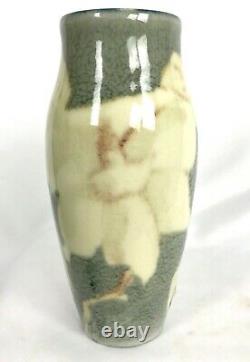 ROOKWOOD 8 1/2 MAGNOLIA BLOSSOM #30 F HIGH GLAZE SIGNED JEN JENSEN VASE c1945