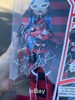 SIGNED Monster High SDCC 2011 Ghoulia Yelps Doll Exclusive Dead Fast Comic Con