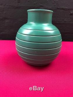 Stunning Rare Art Deco Wedgwood Signed Keith Murray Green Ribbed Vase 6 High