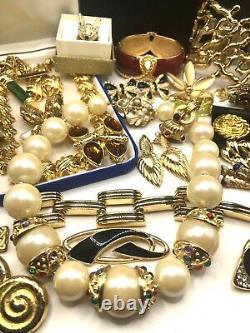Vintage HIGH END Jewelry LOT Signed KJL GIVENCHY ANNE KLEIN CROWN TRIFARI DAUS+