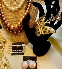 Vintage High End Jewelry 102 Piece Pearl Rhinestone Lot Signed