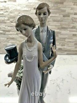 Vintage Lladro Figurine High Society #1430 Retired Signed & Dated Gorgeous