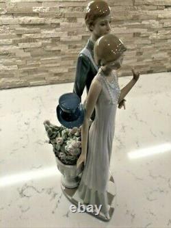 Vintage Lladro Figurine High Society #1430 Retired Signed & Dated Gorgeous