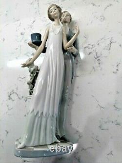 Vintage Lladro Figurine High Society #1430 Retired Signed & Dated Gorgeous